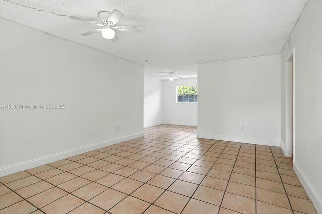 Building Photo - 10848 NE 3rd Ct
