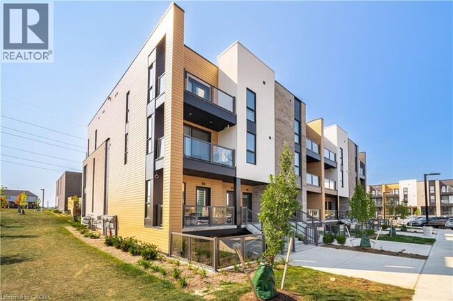 Building Photo - 261 Woodbine Ave