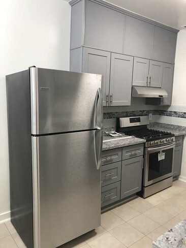 Kitchen - 331 N Ogden Dr