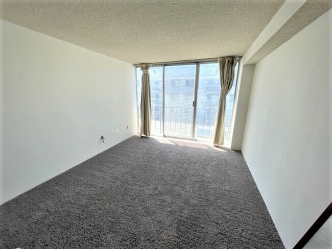 Building Photo - DOWNTOWN LONG BEACH 2BR/2BA CONDO ON 4TH F...