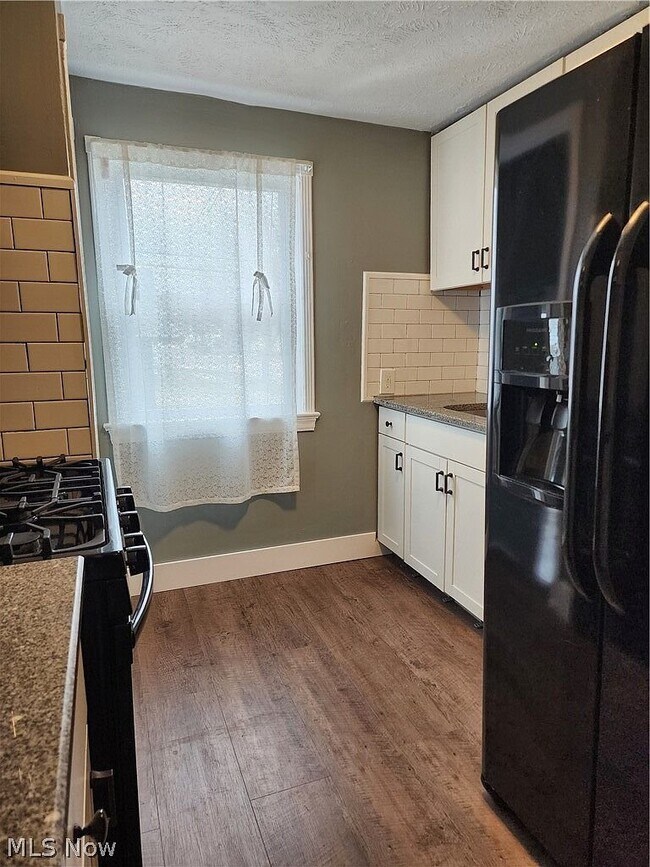 Foto del edificio - 5435 Beechwood Ave