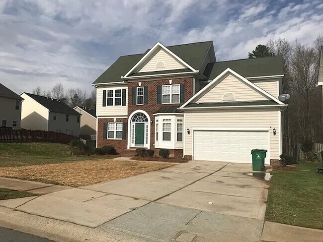 Foto del edificio - MUST SEE this Gorgeous 5 Beds 3 Bath home ...
