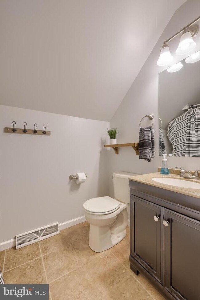 Foto del edificio - Lovely Elizabethtown Cape offers 3 bedroom...