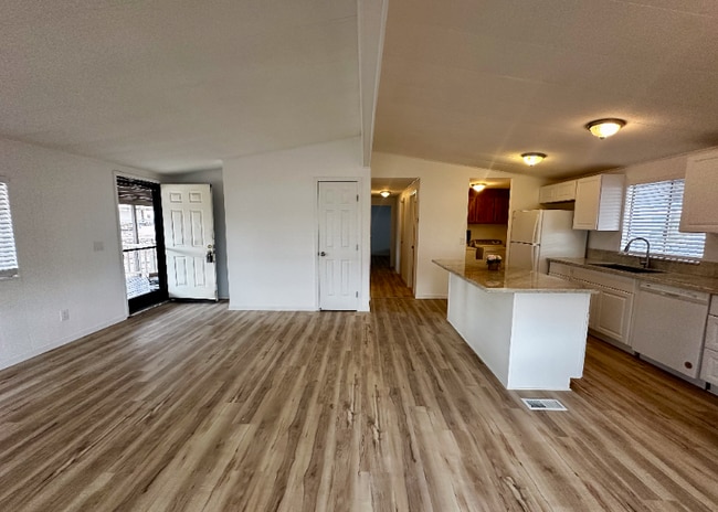 Foto del edificio - 1780 Cyprus Ln