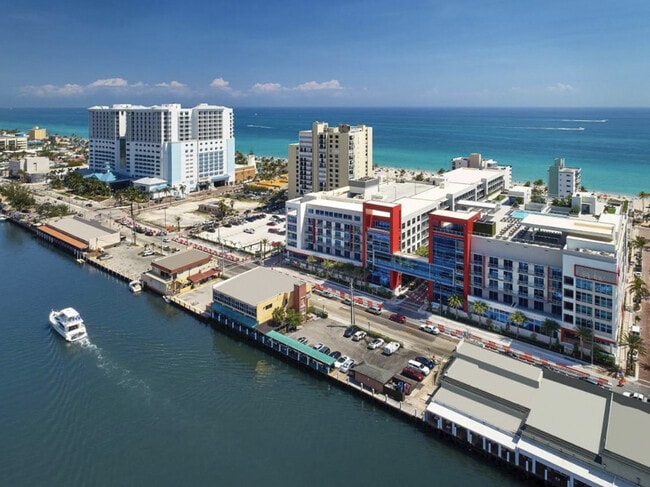 Foto del edificio - 111 N Ocean Dr