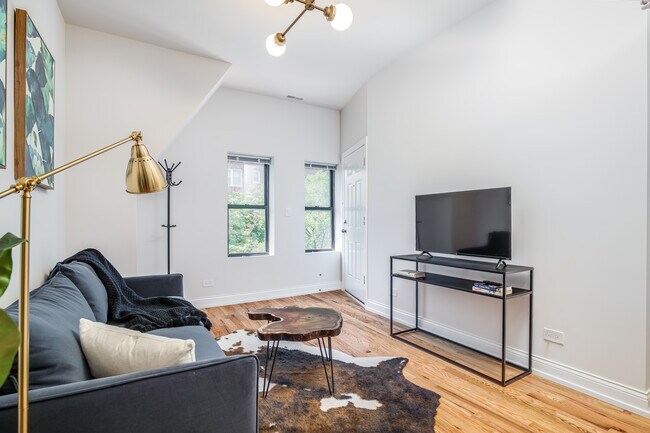 Foto del edificio - 5407 S Harper Ave