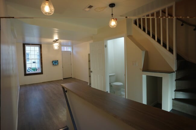 Building Photo - 907 Lemmon St