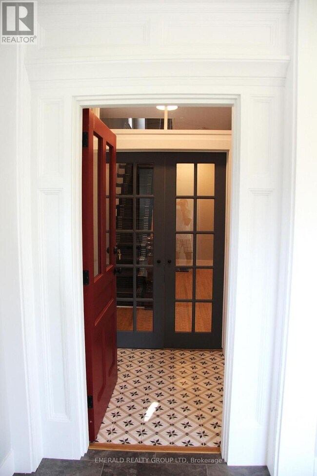Building Photo - 7 Ormond St S