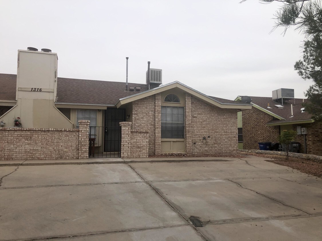 1316 Trudy Elaine Dr, El Paso, TX 79936 House Rental in El Paso, TX