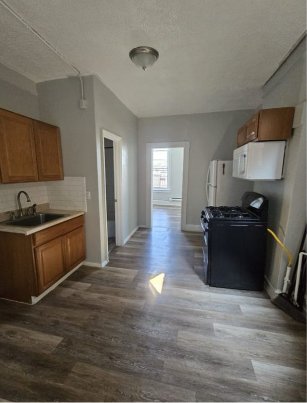 Building Photo - 129 3rd St