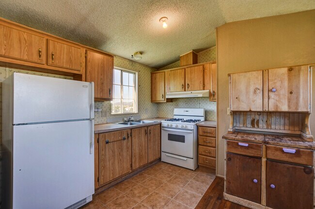 Building Photo - 180 Butternut