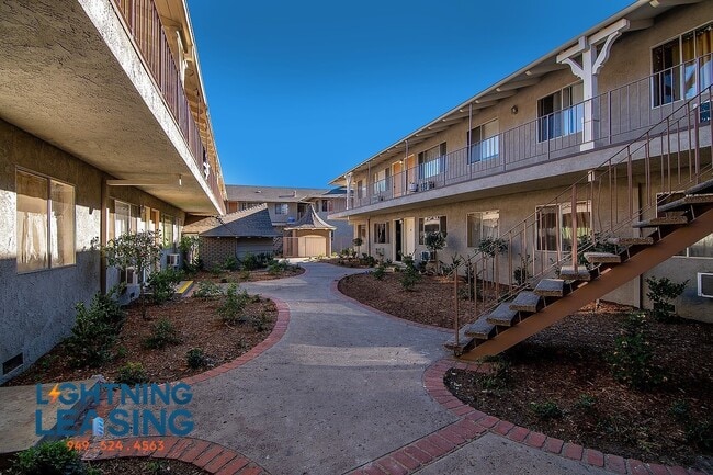 Building Photo - 20324 Saticoy St