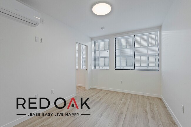 Foto del edificio - ~1 Month FREE~ Welcome to This Amazing One...