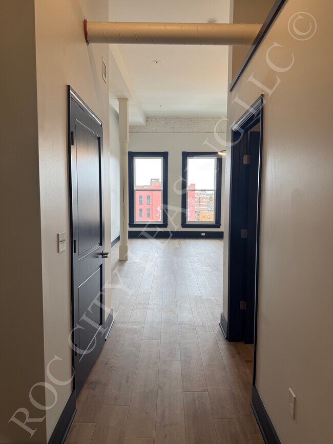 Building Photo - 151 St Paul St