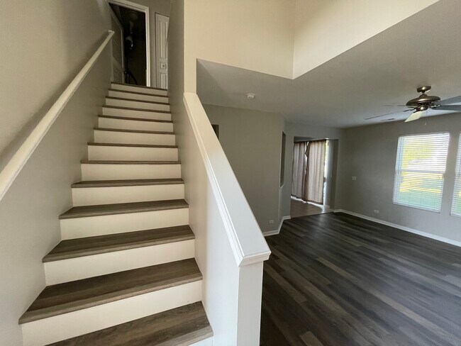 Building Photo - 1112 Bromley Ct