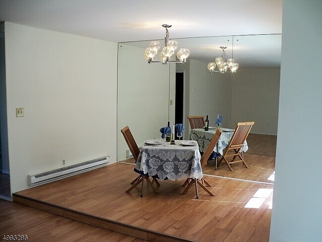 Building Photo - 595 Auten Rd