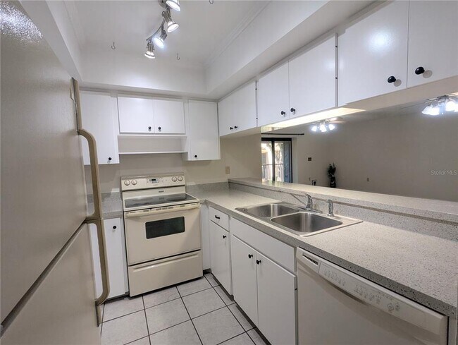 Foto del edificio - 2311 Beneva Terrace