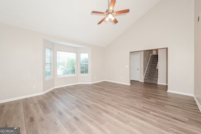 Building Photo - 237 Fox Run