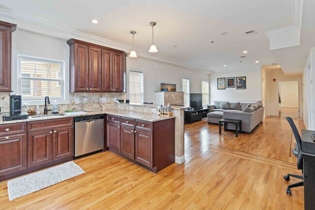 Photo - 14 Elmer St Apartment