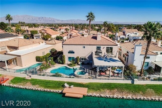 Foto del edificio - Vegas's Only Available Waterfront Rental ~ 4 Bedroom Desert Shores Lake Front Home