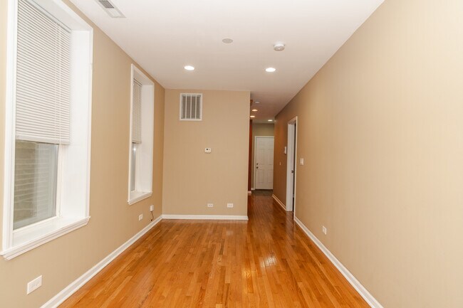 Foto del edificio - 1711 W Huron St