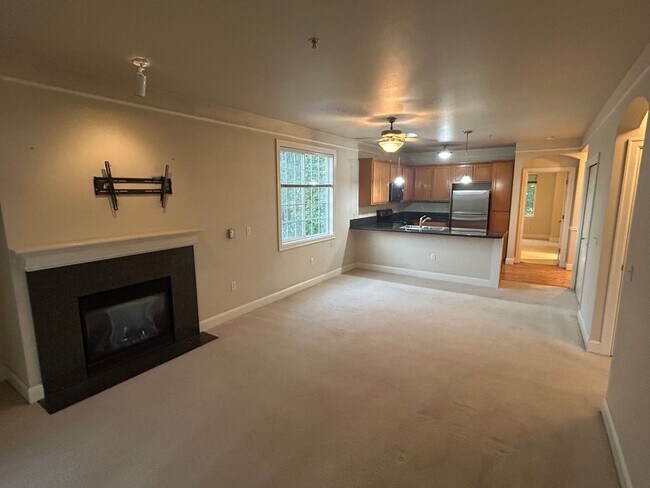 Foto del edificio - 2B, 2BA Top-Floor condo in South Renton wi...