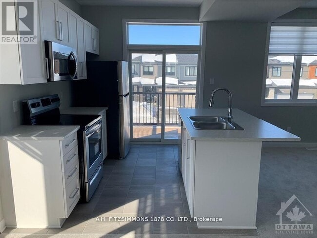 Building Photo - 100 Teelin Cir