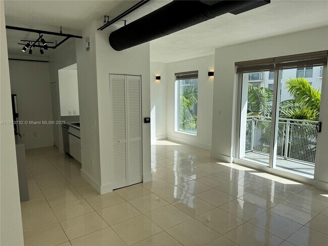 Foto del edificio - 455 NE 25th St
