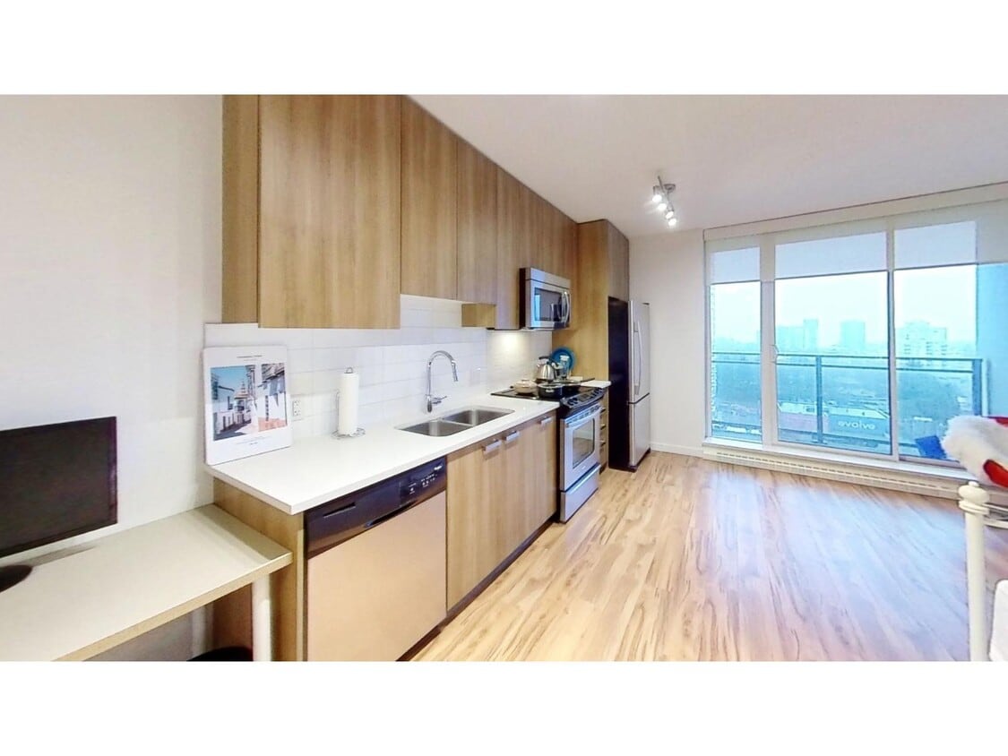 Building Photo - 13325 102 A Ave