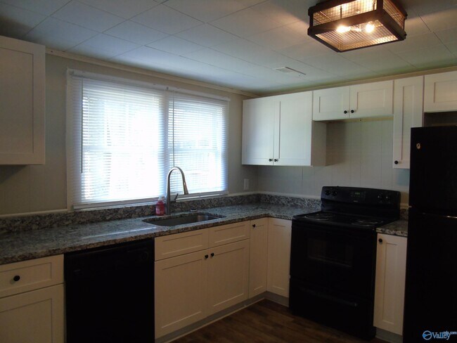 Foto del edificio - 1107 England St NE