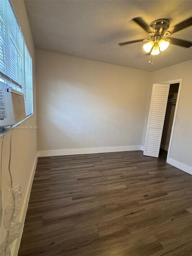 Foto del edificio - 822 NW 7th Terrace