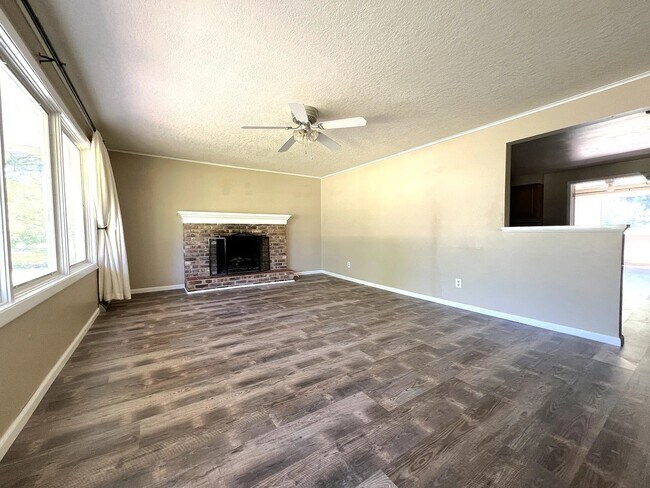 Foto del edificio - 4112 South Dr