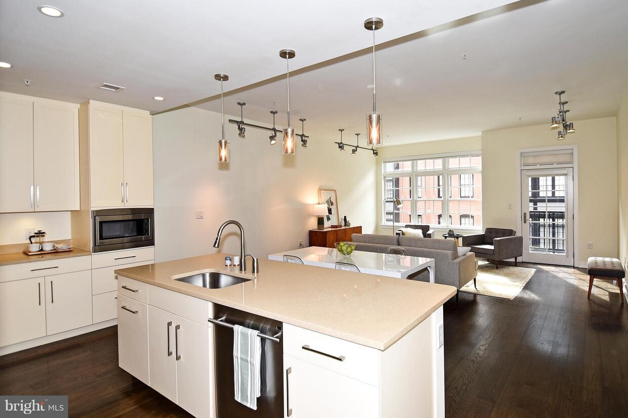 1700 Clarendon Blvd Unit 133, Arlington, VA 22209 Room for Rent in