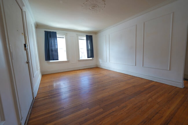 Building Photo - 724 Heman Ave