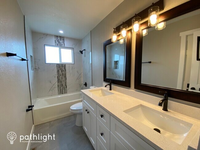 Foto del edificio - 12955 W Chenango Avenue