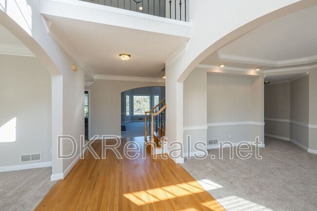 Foto del edificio - 841 Lakeglen Dr