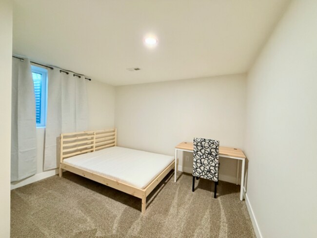 Foto del edificio - 9989 Dodge Dr