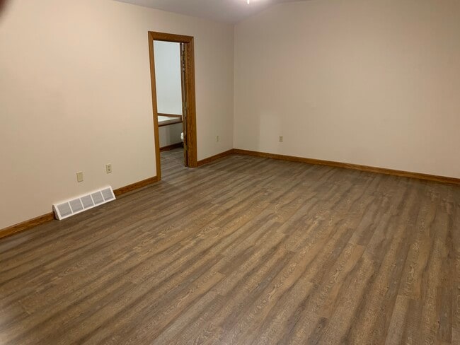Master Bedroom - N2092 Schacht Rd