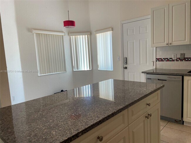 Foto del edificio - 2416 SE 19th Ct