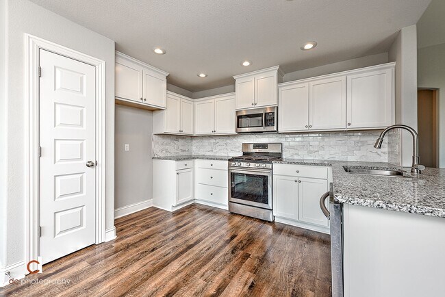 Photo - Beautiful + Well-Maintained Home in Farmin...