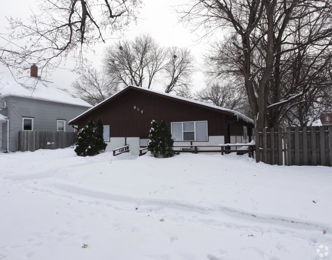Primary Photo - 817 C St