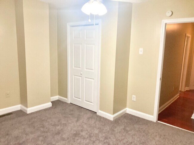 Foto del edificio - Updated 3-Bedroom in Grays Ferry