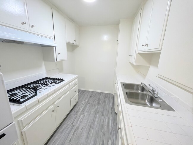 Building Photo - 8750 Topanga Canyon Blvd