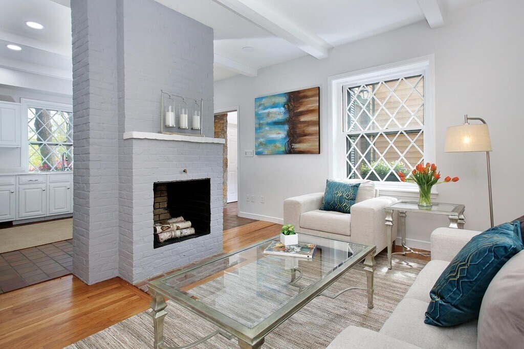 Primary Photo - 104 Buckminster Rd