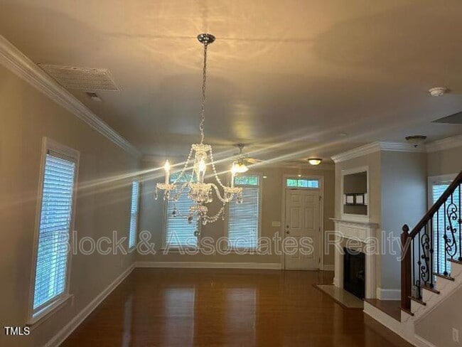 Building Photo - 7833 ACC Blvd