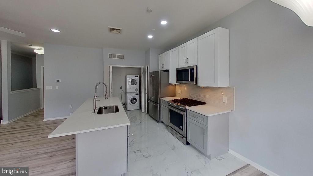 Primary Photo - 1321 N 32nd St
