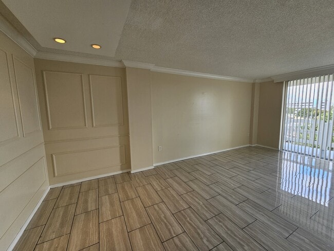 Foto del edificio - 15600 NW 7th Ave