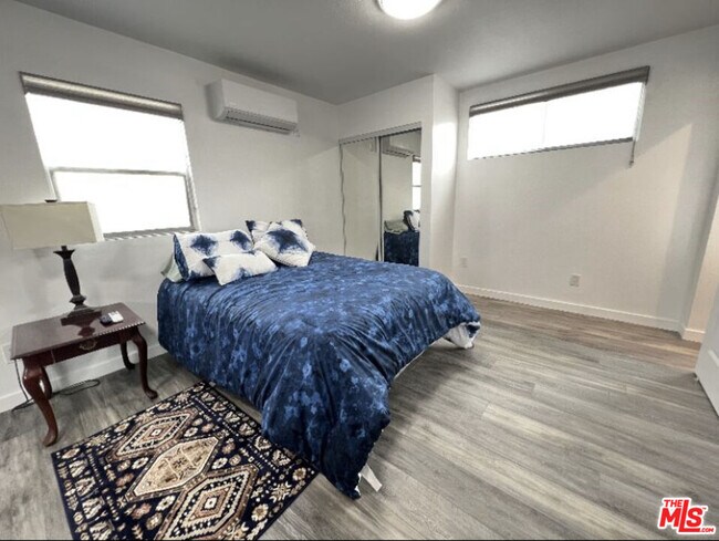 Foto del edificio - 332 W Ellis Ave