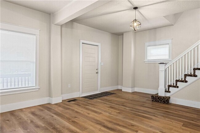 Foto del edificio - 2319 Norton Ave