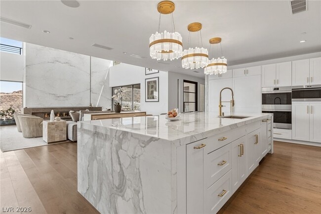 Building Photo - 804 Dragons Eye Dr